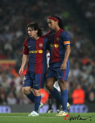 都曾披上国 都曾披上国